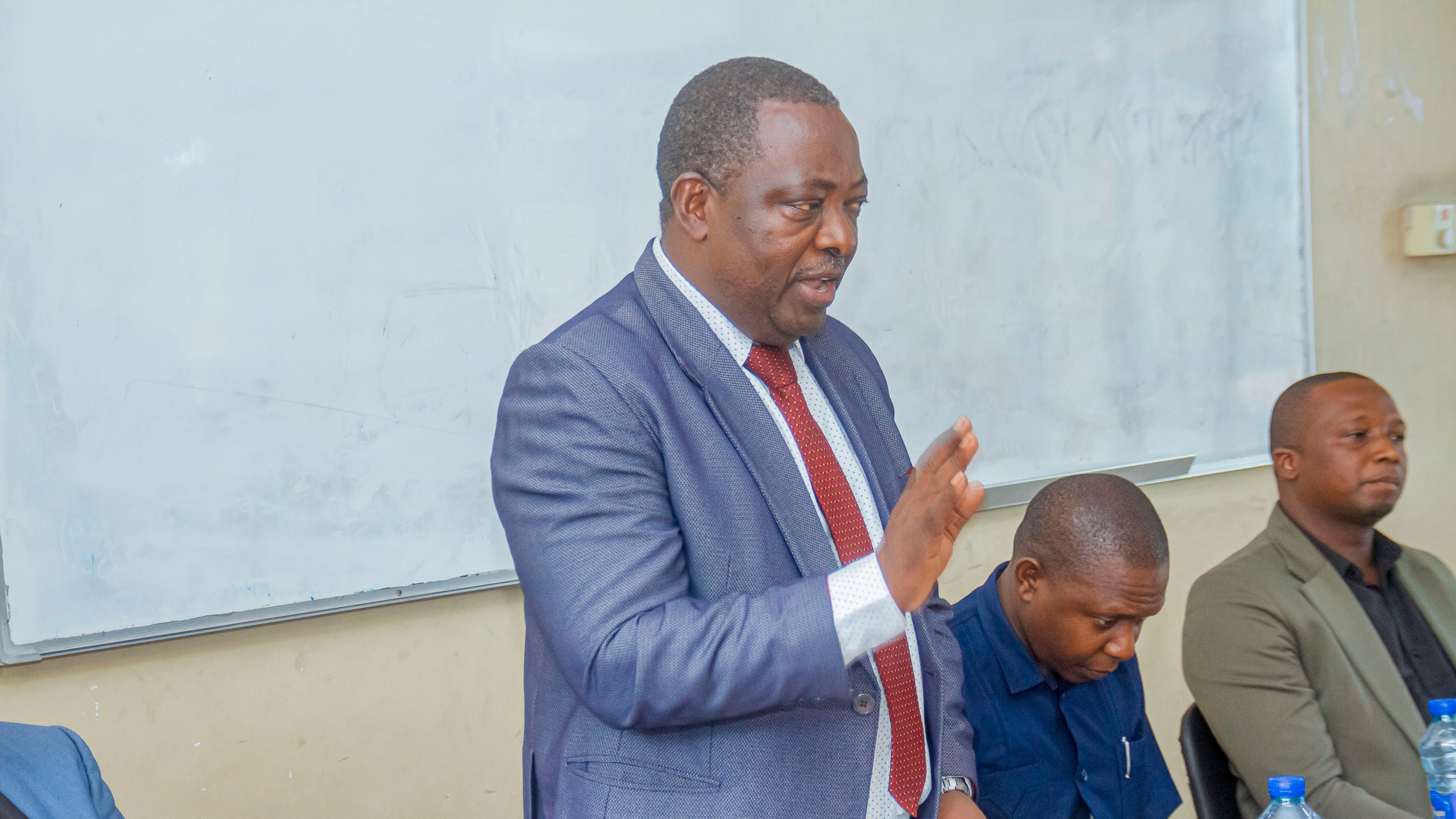 DK. MABONESHO AKUTANA NA WATUM...